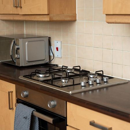 Luxury 2 Bed Apartment - Near Heathrow, Legoland, Windsor Slough Ngoại thất bức ảnh