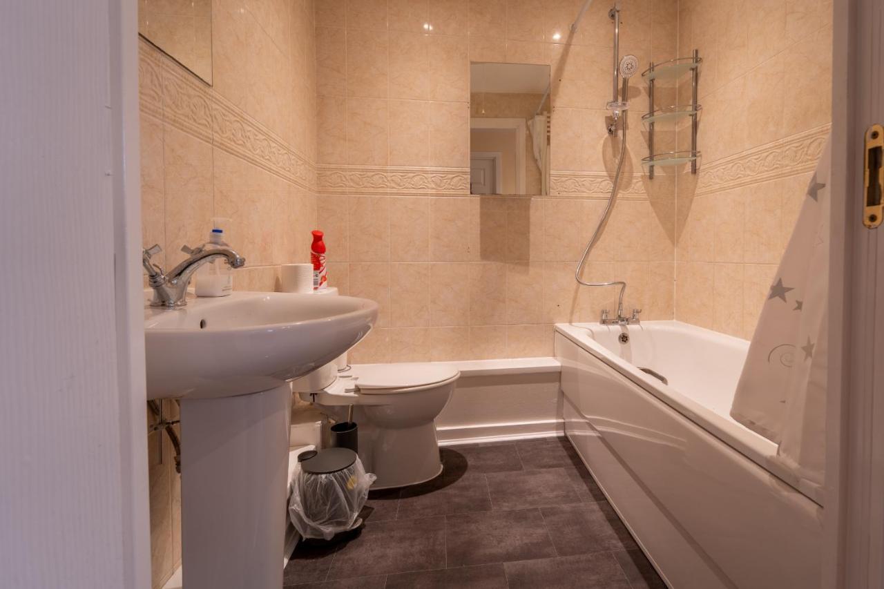 Luxury 2 Bed Apartment - Near Heathrow, Legoland, Windsor Slough Ngoại thất bức ảnh