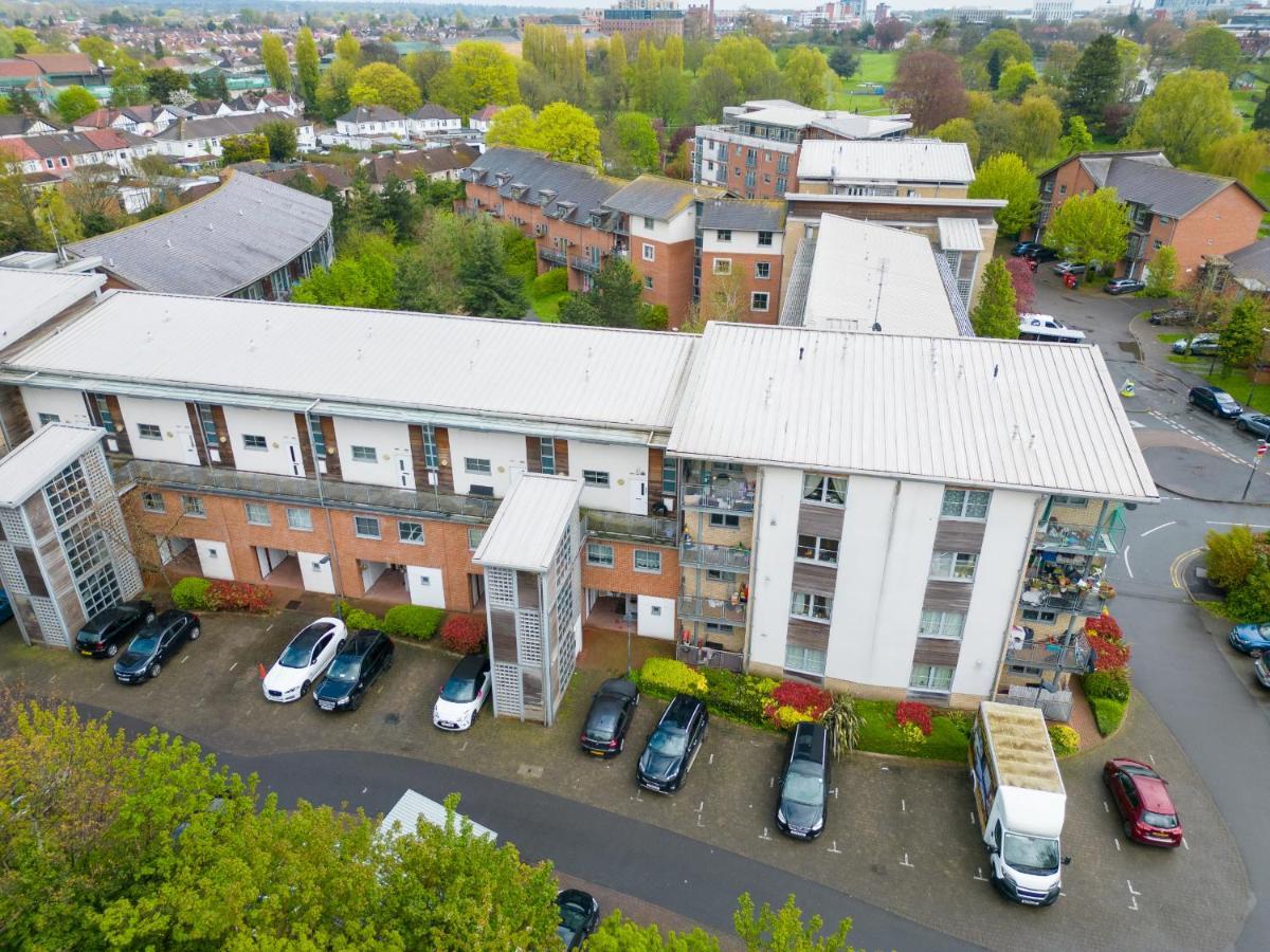 Luxury 2 Bed Apartment - Near Heathrow, Legoland, Windsor Slough Ngoại thất bức ảnh