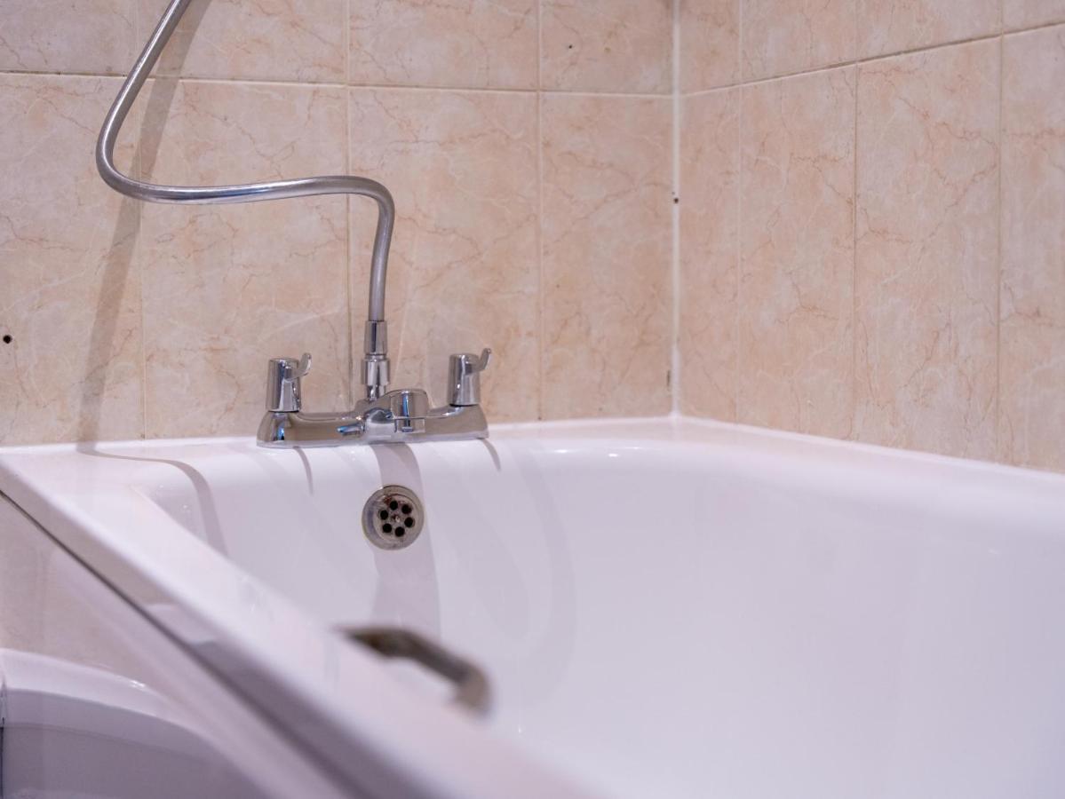 Luxury 2 Bed Apartment - Near Heathrow, Legoland, Windsor Slough Ngoại thất bức ảnh