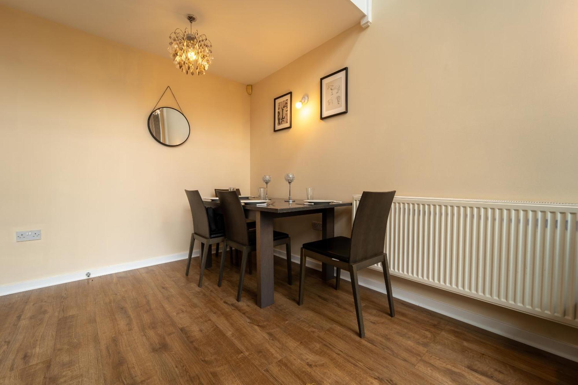 Luxury 2 Bed Apartment - Near Heathrow, Legoland, Windsor Slough Ngoại thất bức ảnh