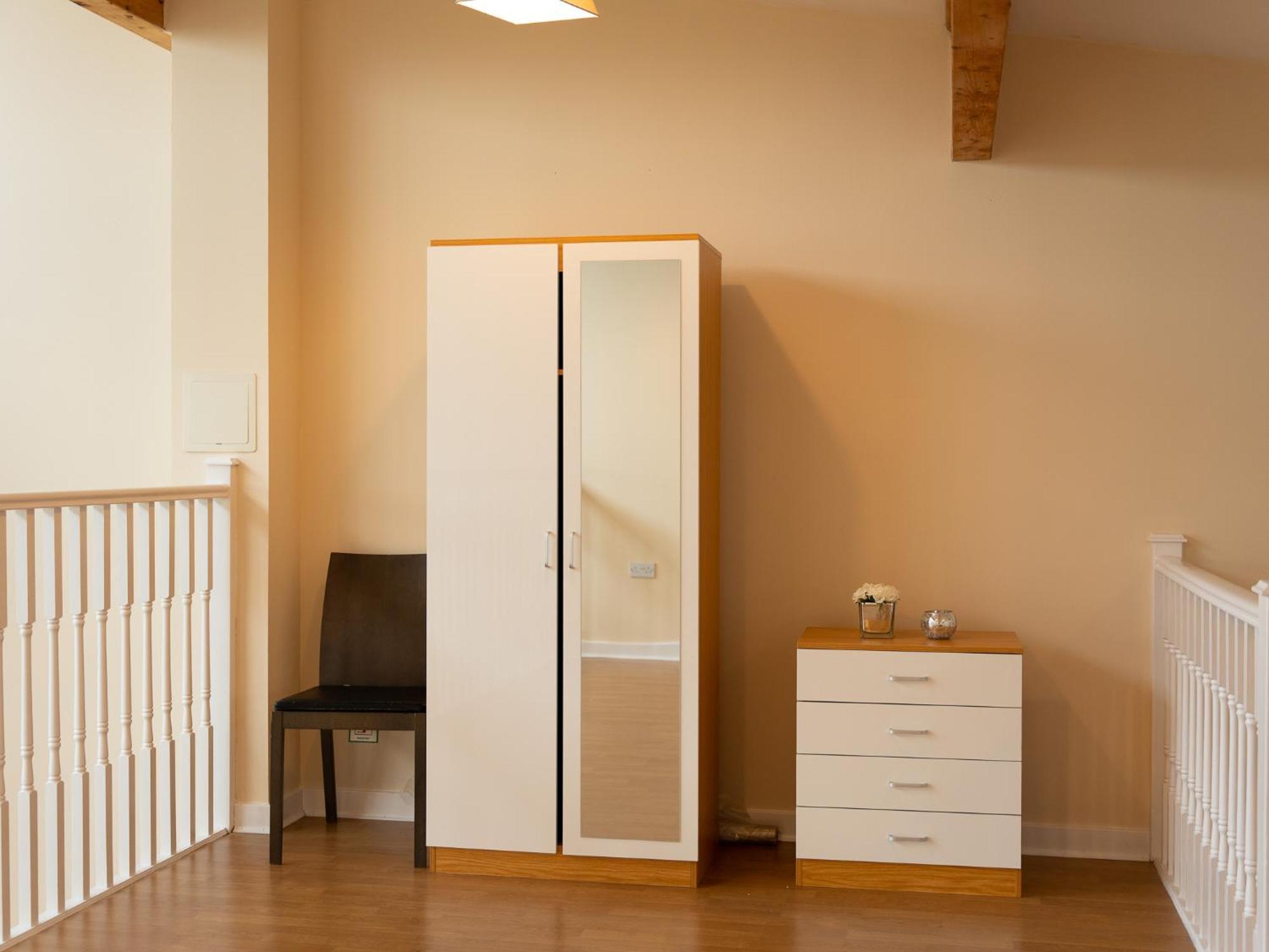 Luxury 2 Bed Apartment - Near Heathrow, Legoland, Windsor Slough Ngoại thất bức ảnh