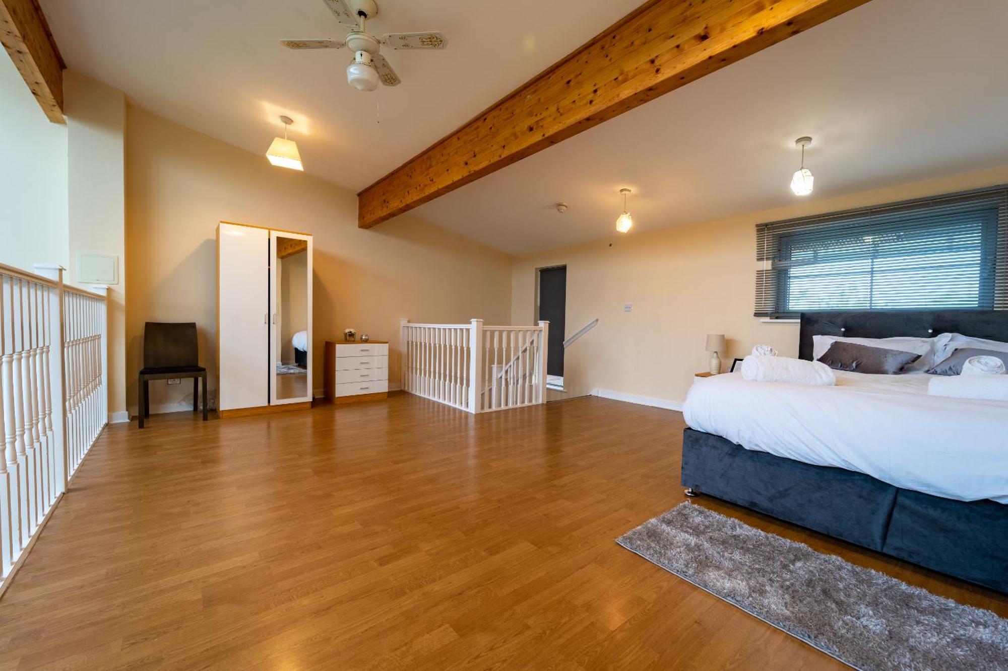 Luxury 2 Bed Apartment - Near Heathrow, Legoland, Windsor Slough Ngoại thất bức ảnh