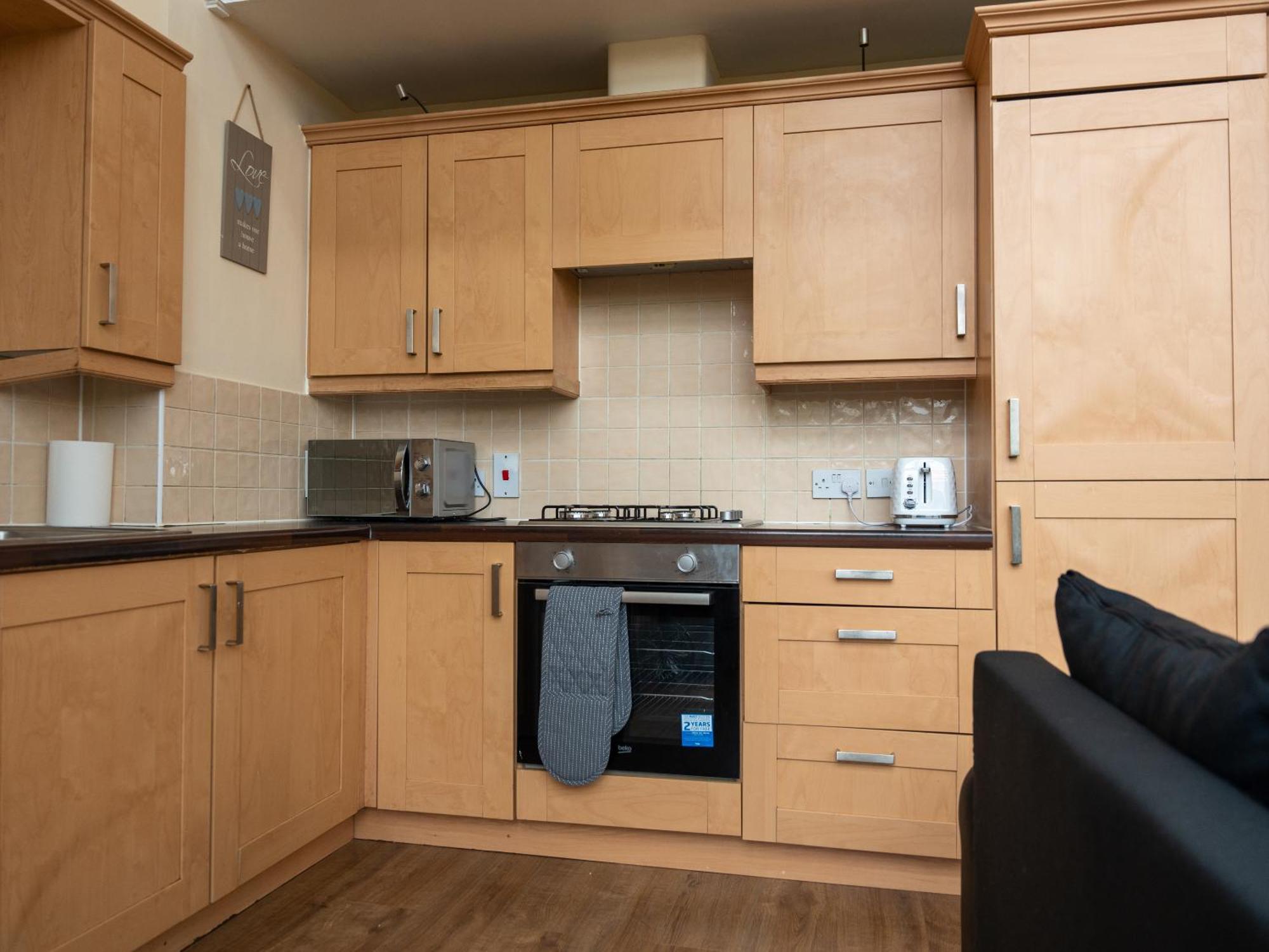 Luxury 2 Bed Apartment - Near Heathrow, Legoland, Windsor Slough Ngoại thất bức ảnh